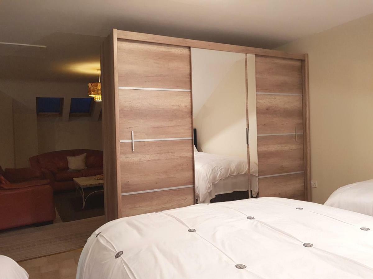 Ethan House Holiday Suites Киларни Екстериор снимка