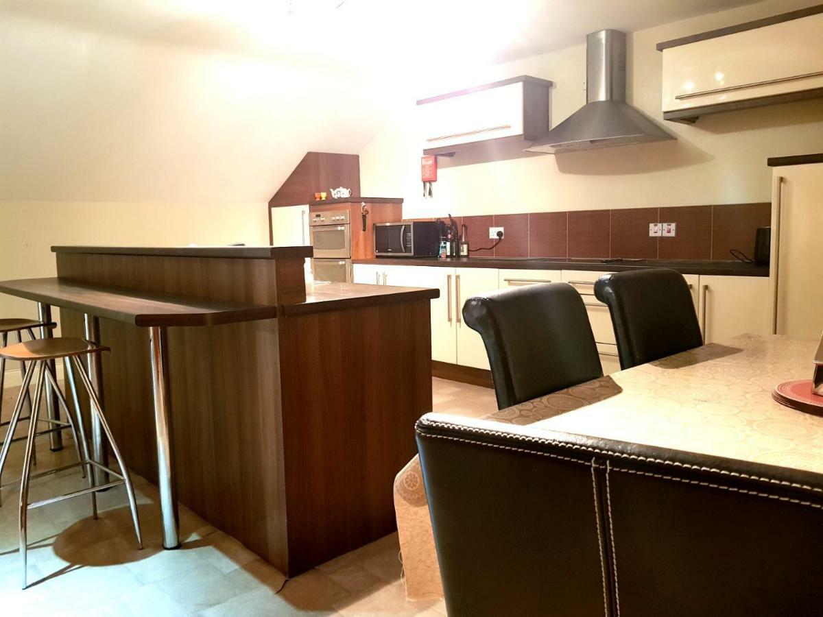 Ethan House Holiday Suites Киларни Екстериор снимка
