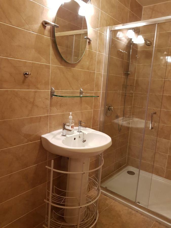 Ethan House Holiday Suites Киларни Екстериор снимка