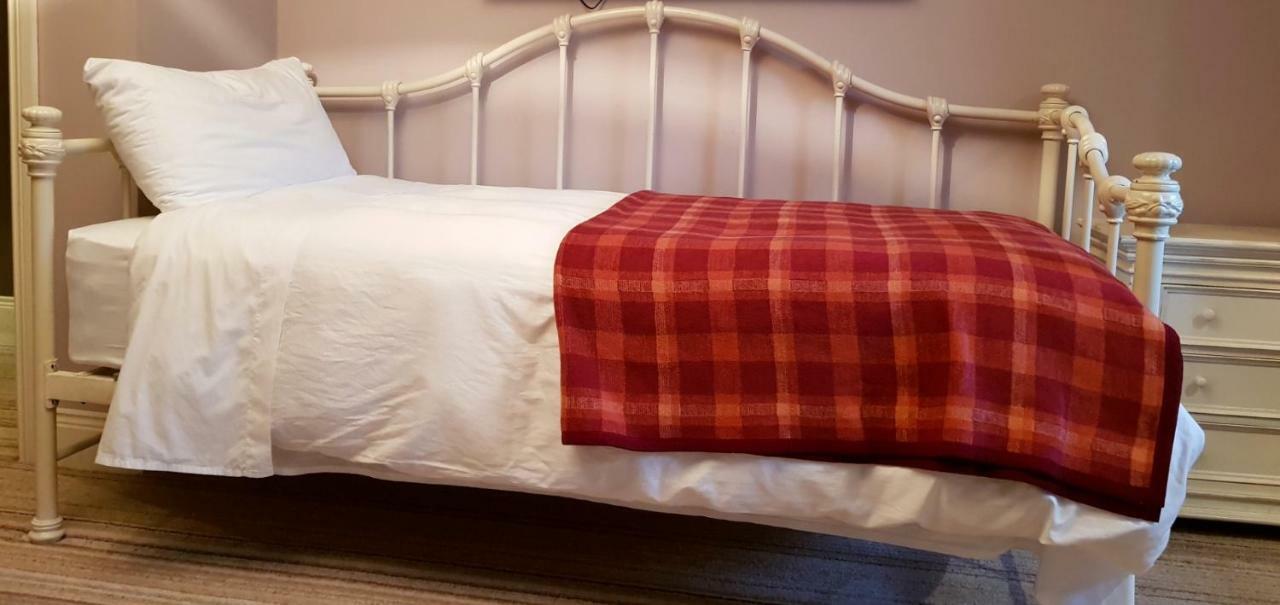 Ethan House Holiday Suites Киларни Екстериор снимка