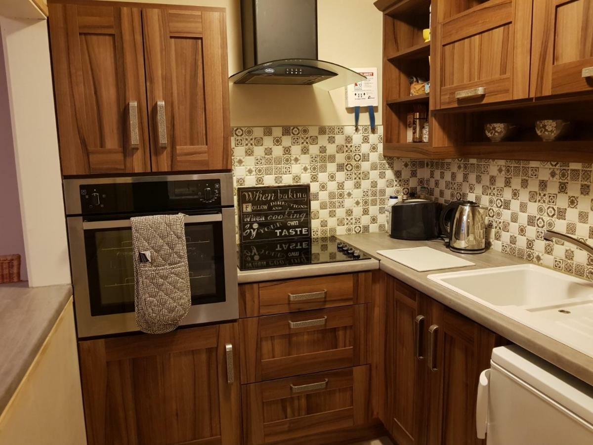Ethan House Holiday Suites Киларни Екстериор снимка